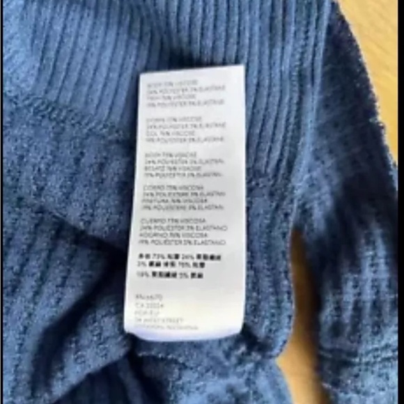 Free People We The Free Microphone Drop Long Sleeve Thermal in Blue Size XS - Picture 10 of 15